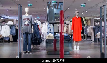 Poland, Bydgoszcz -11 August, 2021: Clothing store HM Standing mannequins Stock Photo