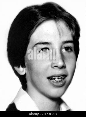 1983 ca, USA : The celebrated american Rock Star singer and composer MARILYN MANSON ( born 5 january 1969 ), born Brian Hugh Warner , when was a young boy aged 14 in School Yearbook . Unknown photographer. - HISTORY - FOTO STORICHE - personalità  da giovane giovani - personality personalities when was young - TEENAGER -  INFANZIA - CHILDHOOD - MUSIC - MUSICA - cantante - COMPOSITORE - ROCK STAR - chitarrista - guitarist - apparecchio ai denti odontoiatrico --- ARCHIVIO GBB Stock Photo