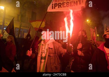 Madrid, Spain. 19th Nov, 2021. The far right in Spain has prepared a weekend full of nostalgic acts on the occasion of 20-N. Dozens of Falangists have demonstrated this Friday, November 19, in the streets of Madrid on the occasion of 20-N. The date, which coincides with the 85th anniversary of the murder of Jose Antonio Primo de Rivera, each year becomes an exaltation of symbols and pre-constitutional proclamations. (Credit Image: © Alberto Sibaja/Pacific Press via ZUMA Press Wire) Credit: ZUMA Press, Inc./Alamy Live News Stock Photo