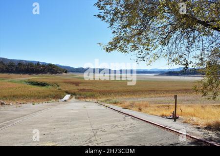 Lake Mendocino, north end at launching rand during drought with water 1/4 mile from ramp Stock Photo