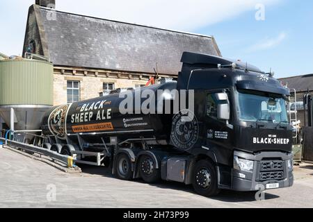 Black Sheep brewery Masham with articulated tanker. Ripon, North Yorkshire UK Stock Photo