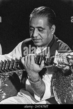 Ravi Shankar Playing Sitar Stock Photo