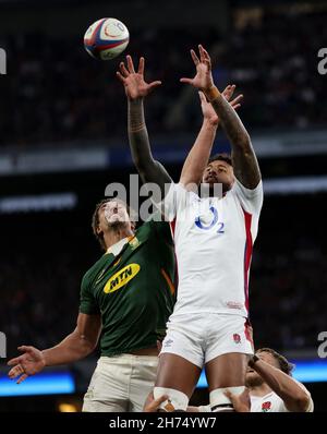 London, UK. 20th November 2021, Rugby Union, Autumn Nations Series International, England v South Africa, Twickenham, 2021, 20/11/2021 Courtney Lawes of England competes for a lineout Credit:Paul Harding/Alamy Live News Stock Photo