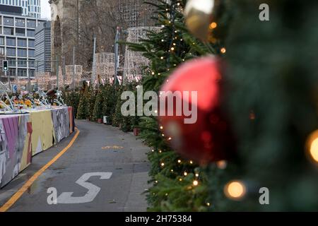 Berlin, Germany. 20th Nov, 2021. On 19 December 2016, a truck was deliberately driven into the Christmas market next to the Kaiser Wilhelm Memorial Church at Breitscheidplatz in Berlin, leaving 12 people dead and 56 others injured. Berlin, Germany, on November 20, 2021. (Photo by Michael Kuenne/PRESSCOV/Sipa USA) Credit: Sipa USA/Alamy Live News Stock Photo