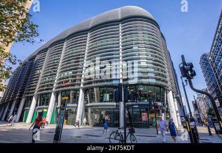 The Walbrook Building at the junction of Walbrook and Cannon Street, modern architecture with brise soleil louvres, London financial district EC4 Stock Photo