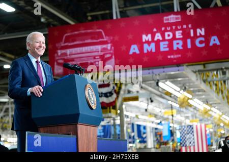 Detroit, United States Of America. 17th Nov, 2021. Detroit, United States of America. 17 November, 2021. U.S President Joe Biden delivers an address on the Build Back Better plan during a visit to the General Motors Factory ZERO electric vehicle assembly plant November 17, 2021 in Detroit, Michigan. Credit: Adam Schultz/White House Photo/Alamy Live News Stock Photo
