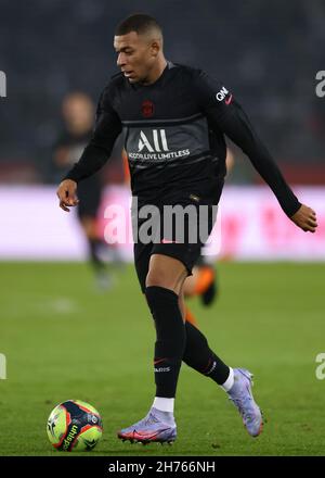 Paris, France, 20th November 2021. Kylian Mbappe of PSG during the Ligue 1 match at Le Parc des Princes, Picture credit should read: Jonathan Moscrop / Sportimage Stock Photo