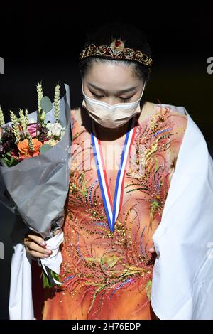 Grenoble, France. Ladies Awards, Wakaba HIGUCHI (Japan) third place, at the ISU Grand Prix of Figure Skating - Internationaux de France, at Polesud Ice-Rink Complex, on November 20, 2021 in Grenoble, France. Credit: Raniero Corbelletti/AFLO/Alamy Live News Stock Photo