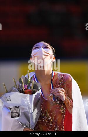 Grenoble, France. Ladies Awards, Wakaba HIGUCHI (Japan) third place, at the ISU Grand Prix of Figure Skating - Internationaux de France, at Polesud Ice-Rink Complex, on November 20, 2021 in Grenoble, France. Credit: Raniero Corbelletti/AFLO/Alamy Live News Stock Photo