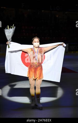 Grenoble, France. Ladies Awards, Wakaba HIGUCHI (Japan) third place, at the ISU Grand Prix of Figure Skating - Internationaux de France, at Polesud Ice-Rink Complex, on November 20, 2021 in Grenoble, France. Credit: Raniero Corbelletti/AFLO/Alamy Live News Stock Photo