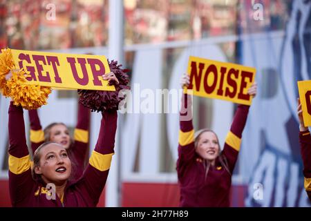 Bloomington, United States. 20th Nov, 2021. Minnesota cheerleaders cheer against Indiana University during an NCAA football game at Memorial Stadium in Bloomington, Ind. IU lost to Minnesota 35-14. (Photo by Jeremy Hogan/SOPA Images/Sipa USA) Credit: Sipa USA/Alamy Live News Stock Photo