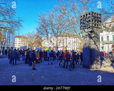 Munich, Bavaria, Germany. 21st Nov, 2021. After the announcement of the death of disgraced former police officer and conspiracy theorist Karl Hilz, a group of Querdenker, conspiracy theorists, known neonazis and anti-semites organized an unregistered provocation at the Plaza for the Victims of National Socialism. (Credit Image: © Sachelle Babbar/ZUMA Press Wire) Stock Photo