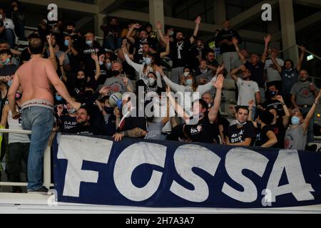 Trento, Italy. 21st Nov, 2021. Supporters of Fortitudo Kigili Bologna at BLM Group Arena. during Dolomiti Energia Trentino vs Fortitudo Bologna, Italian Basketball A Serie Championship in Trento, Italy, November 21 2021 Credit: Independent Photo Agency/Alamy Live News Stock Photo