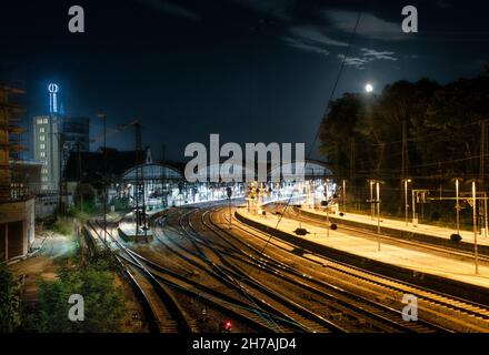 Aachen Aachen Hauptbahnhof ist der größte der drei in Betrieb befindlichen Bahnhöfe in der Stadt Aachen, die außerdem über zwei Haltepunkte Stock Photo