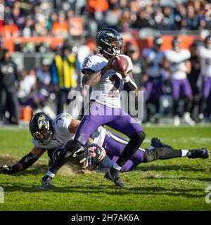 CHICAGO, IL - NOVEMBER 21: Baltimore Ravens quarterback Tyler Huntley (2)  throws the football during a game between the Chicago Bears and the Baltimore  Ravens on November 21, 2021 at Soldier Field