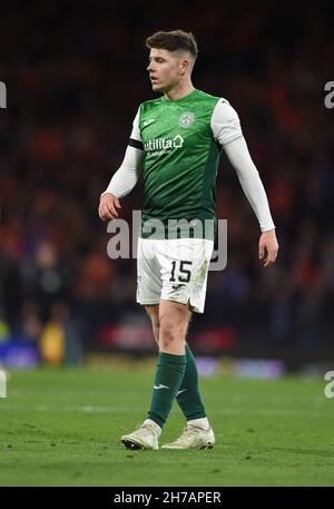 Glasgow, UK. 21st Nov, 2021. Kevin Nisbet of Hibernianduring the The Scottish League Cup match at Hampden Park, Glasgow. Picture credit should read: Neil Hanna/Sportimage Credit: Sportimage/Alamy Live News Stock Photo