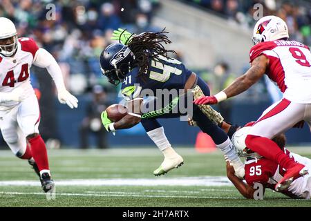 Arizona Cardinals defensive tackle Leki Fotu (95) warms up before