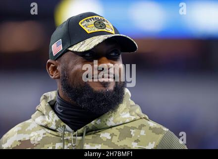 Inglewood, California, USA. 21st Nov, 2021. Pittsburgh Steelers head coach Mike Tomlin in action during the NFL game between the Los Angeles Chargers and the Pittsburgh Steelers at SoFi Stadium in Inglewood, California. Charles Baus/CSM/Alamy Live News Credit: Cal Sport Media/Alamy Live News Stock Photo