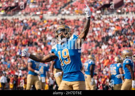 UCLA Bruins running back Kazmeir Allen (19) can't make a catch