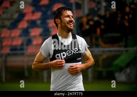 Bologna, Italy. 21st Nov, 2021. Venezia's Marco Modolo portrait during Bologna FC vs Venezia FC, italian soccer Serie A match in Bologna, Italy, November 21 2021 Credit: Independent Photo Agency/Alamy Live News Stock Photo