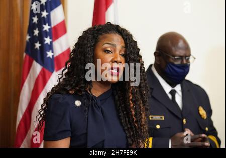 St. Louis, United States. 22nd Nov, 2021. St. Louis Mayor Tishaura Jones is joined by St. Louis Police Chief John Hayden making her remarks about negotiations with Attorney General Eric Schmitt over a settlement agreement in St. Louis on Monday, November 22, 2021. The Attorney General's office extended an offer that the City of St. Louis would not have to reimburse the State of Missouri $5.5 million from the 2018 George Allen settlement, if the City agreed to allocate the funds for police personnel. Photo by Bill Greenblatt/UPI Credit: UPI/Alamy Live News Stock Photo