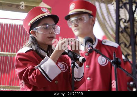 Mexico City, November 16, 2021.- El Moro Building The National Lottery dedicated its Major Draw No. 3827 to the career of Saúl “Canelo” Álvarez, a Mexican professional boxer who has won world championships in 4 different weight divisions. The trainer of the Jalisco boxer, José “Chepo” Reynoso, attended on behalf of “Canelo” Álvarez. Photo: Francisco Morales / DAMMPHOTO Ciudad de México, 16noviembre2021.- Edificio El Moro La Lotería Nacional dedicó su Sorteo Mayor No. 3827 a la trayectoria de Saúl “Canelo” Álvarez, boxeador profesional mexicano que ha ganado campeonatos mundiales en 4 divisione Stock Photo