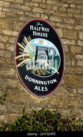 Half Way House pub sign, Kineton, Gloucestershire, England, UK Stock Photo