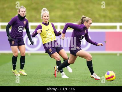 England's Georgia Stanway (right), Rachel Daly and Lauren Hemp during a training session at St George's Park, Burton upon Trent. Picture date: Tuesday November 23, 2021. Stock Photo