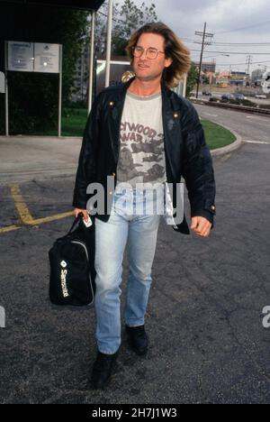 Kurt Russell arrives from New York City on November 9, 1992 at Los ...