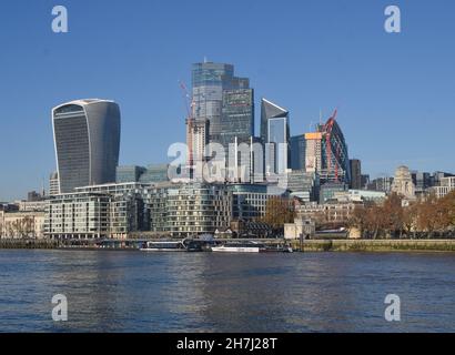 London, UK. 23rd November 2021. City of London on a clear, sunny day. Credit: Vuk Valcic / Alamy Live News Stock Photo