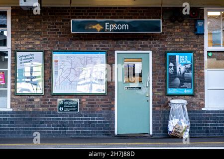 Epson Surrey London England Uk, November 21 2021, Platform Station Office Epsom Station With No People Stock Photo