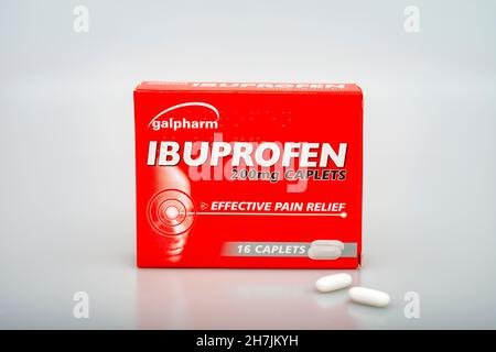 Ibuprofen 200mg caplets Stock Photo - Alamy