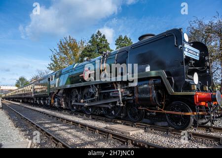 Merchant Navy Class no 35006 Peninsula & Oriental S.N. Co., passing through Toddington Station Stock Photo