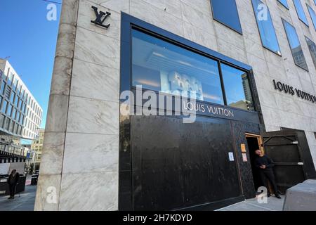 Louis Vuitton shop. San Francisco, California, USA Stock Photo - Alamy