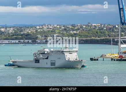 HMNZS Canterbury returning to Devonport Naval Base in Auckland onTuesday, November 22, 2021. Photo: David Rowland / One-Image.com Stock Photo