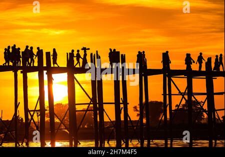 U Being is the oldest and longest teak wood bridge in the world Stock ...