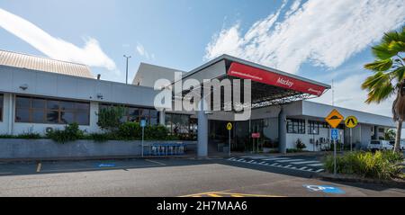 Mackay railway station is located on the North Coast line in Queensland, Australia. It serves the city of Mackay. built 1994 in Connors Rd, Paget Stock Photo