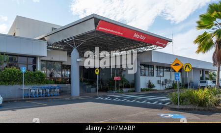 Mackay railway station is located on the North Coast line in Queensland, Australia. It serves the city of Mackay. built 1994 in Connors Rd, Paget Stock Photo