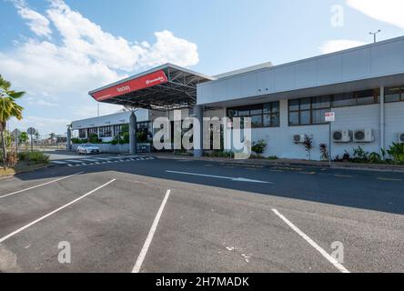 Mackay railway station is located on the North Coast line in Queensland, Australia. It serves the city of Mackay. built 1994 in Connors Rd, Paget Stock Photo