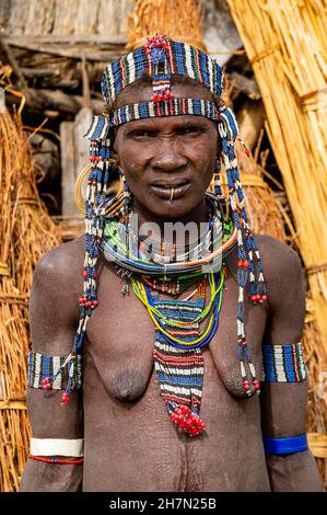 Scar face as a mark of beauty woman from the Jiye tribe, Eastern Equatoria State, South Sudan Stock Photo
