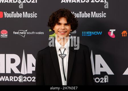 Sydney, Australia, 24 November, 2021. Budjerah arrives at the 2021 ARIA Awards for the ARIA Music Awards at Taronga Zoo in Sydney. Credit: Pete Dovgan/Speed Media/Alamy Live News Stock Photo