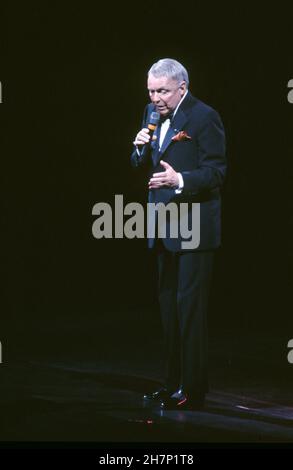 Gala at the Opéra Garnier in Paris: American singer Frank Sinatra. Palais Garnier, 26 April 1989 Stock Photo