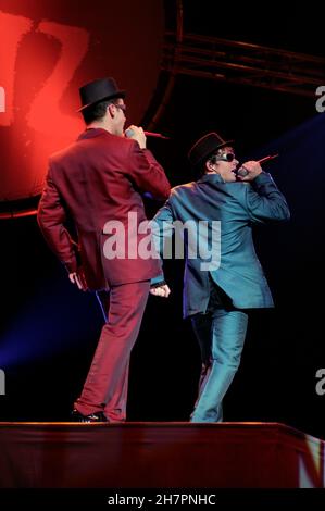 PJ And Duncan in concert at The Royal Albert Hall in London. 10 March 1996. Stock Photo