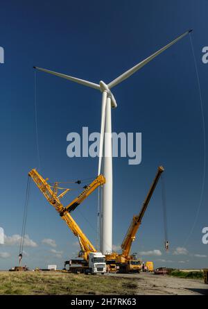 Two-blade rotor, wind turbine with two rotor blades from 2-B Energy in ...