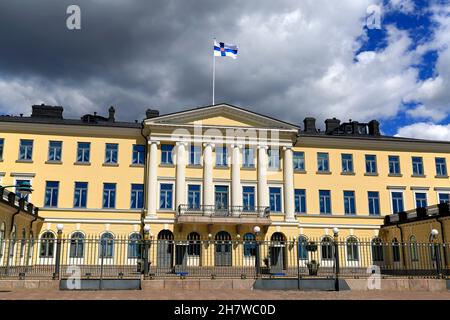 The Presidential Palace, Helsinki, Finland with the National Flag. Style neoclassical, completed in 1845. Helsinki, Finland. July 4, 2019. Stock Photo