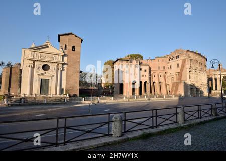 italy, rome, via del teatro di marcello, church of san nicola in carcere and palazzo orsini (teatro di marcello)
