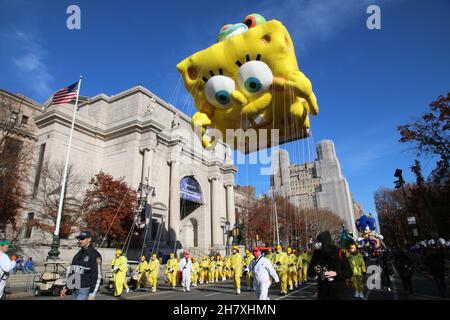 New York, NY, USA. 25th Nov, 2021. Float at the 2021 Macy's Thanksgiving Day Parade in New York City on November 25, 2021. Credit: Iz/Media Punch/Alamy Live News Stock Photo