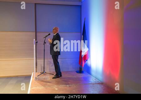 Marseille, France. 24th Nov, 2021. Eric Ciotti delivers his speech with the French flag in the background during his meeting at PACA (an administrative region in southeast France).Eric Ciotti is running as an official candidate under a conservative party in the coming French presidential elections in 2022. He will represent the right-wing of the Les Republicans. Credit: SOPA Images Limited/Alamy Live News Stock Photo