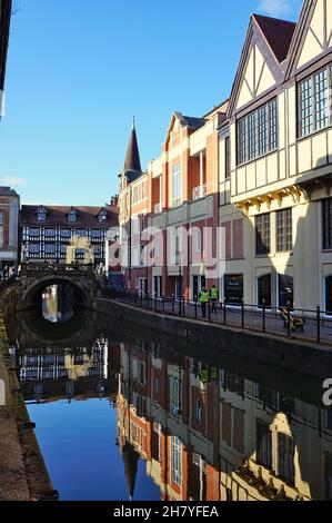 The river Witham with the medieval high bridge in Lincoln city center Stock Photo