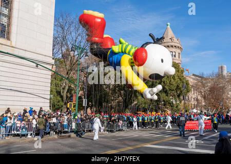 NEW YORK, NY - NOVEMBER 25: The Greg Heffley 'Diary of a Wimpy Kid' balloon moves through the 95th Annual Macy's Thanksgiving Day Parade on November 25, 2021 in New York City. Stock Photo